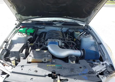 2005 Ford Mustang Gt Deluxe/Gt Premium z USA, uszkodzony, nr VIN 1ZVHT82H455132441